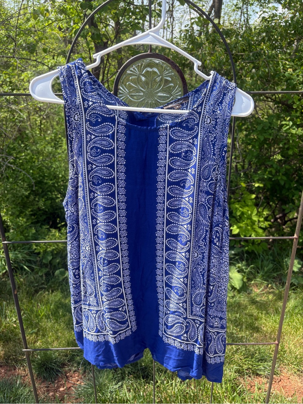 Soiree Blue Paisley Print Sleeveless Women Medium Blouse Handkerchief Sleeveless - Picture 3 of 15